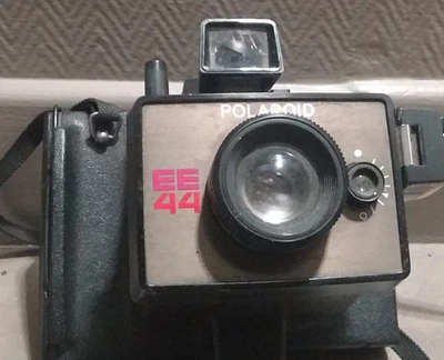 ANCIEN APPAREIL PHOTO POLAROID  MODELE EE 44 - Photo 1/4