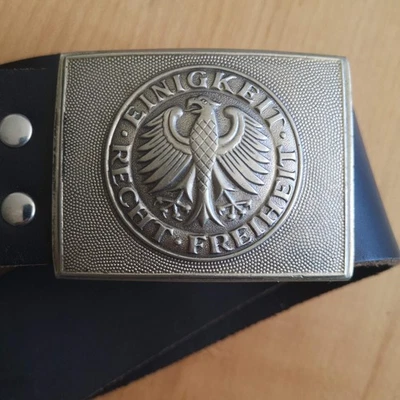 Bundeswehr Ceinture de  Cuir avec boucle métal  - 4.5 xm ce haut sur 1.10 - Photo 1/4