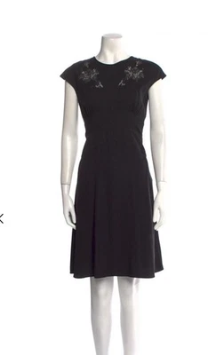 FENDI Elegante Vestido Negro con Detalles Adornados Hasta la Rodilla Talla US6, IT42 Foto 1 de 4