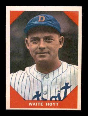 1960 Fleer #69 Waite Hoyt  EXMT/EXMT+ X3259969 - Image 1 of 3