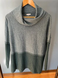 Smartwool Edgewood Poncho Women's M Wool Blend Turtleneck Sweater Barely Worn - Picture 1 of 3