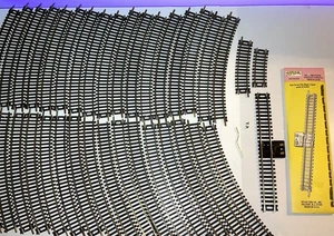 36 Stück Atlas HO 18" R Schnappgleis Konvolut + neue gerade Klemme - Bild 1 von 7