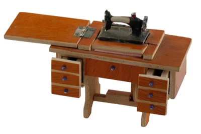 Máquina de coser para casa de muñecas vintage miniatura hecha a mano decoración de mesa de madera Foto 1 de 4