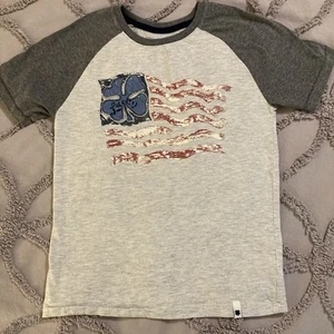 Boys Size Small 8 Lucky Brand Original Raglan Short Slv Shirt Flag / Shamrock - Picture 1 of 10