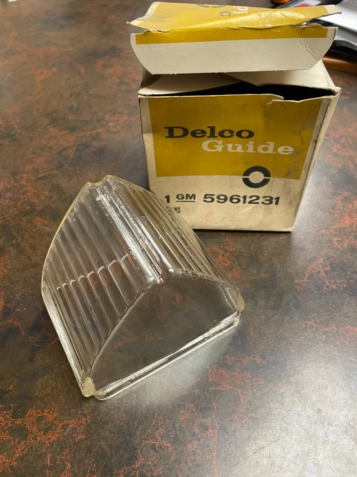 Cadillac Calais DeVille Fleetwood 75 1969 luz de estacionamiento lámpara lente 5961231 GM nuevo de lote Foto 1 de 1