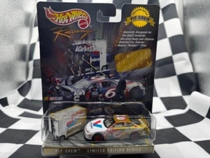 Hot Wheels 1998 Pit Crew Mark Martin Valvoline #6 Diecast Gold Ford Taurus 1/64 - Picture 1 of 4