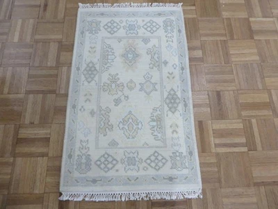 Alfombra oriental Oushak moderna marfil anudada a mano 2 x 3 G16213 Foto 1 de 4