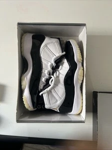 Jordan 11 Retro High black and white preowned inbox Size 8.5 - Picture 1 of 17