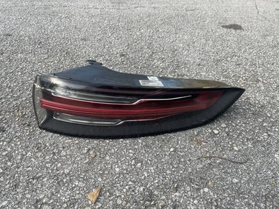 Задний правый задний фонарь 2019/2023 Porsche Cayenne - Изображение 1 из 4