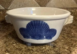 Ciotola grande ceramica Chatham blu bianca conchiglia di capesante vintage ciotola di miscelazione con manici - Foto 1 di 8