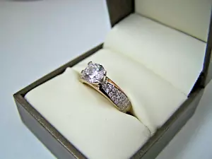 GORGEOUS SOLID 9CT GOLD SIMULATED DIAMOND ENGAGEMENT DRESS RING SIZE L 5.75 - Picture 1 of 10