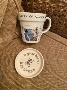 Queen Of Spades gardening mug with lid Simon Drew Alan Titchmarsh