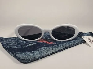 Guess Originals GU8216 21A Small Oval Sunglasses White Frame Gray Lens 52mm - Picture 1 of 11