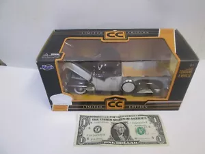Jada Collectors Club Limited Edition White 1951 Chevy Pickup - 5000 Made 1:24 - Picture 1 of 3