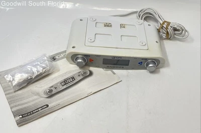 GPX KCDP2004 White AM/FM Alarm Clock Radio With Instruction Manual Not Tested - Image 1 of 4