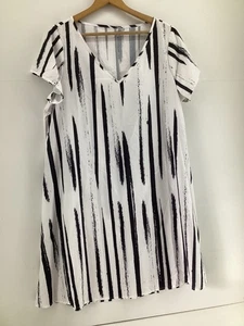 1XL Ladies White & Black Patterned Loose Fit Summer Dress - Picture 1 of 6