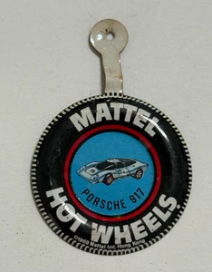 1969 HOT WHEELS REDLINE PORSCHE 917 Tin Hanger Button Hong Kong - Picture 1 of 3