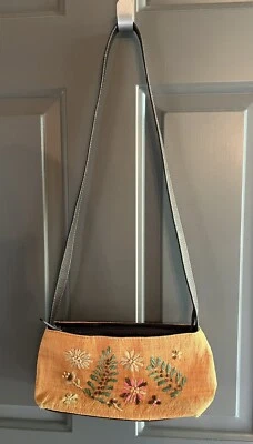 Bolso de Mano Bandolera Floral Bordado Boho Rafia Cottagecore Liz Claiborne Cottagecore De Colección Foto 1 de 4