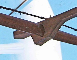 c1950-60 Hand Hewn Wood MONTAGNARD CROSSBOW & ARROW - Central Vietnam HILL TRIBE - Picture 1 of 14