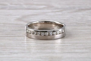 Beautiful Diamond set 18ct White Gold Band - Picture 1 of 8