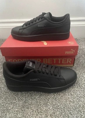 Puma Smash V2 L Damen Sneaker Größe 4,5 schwarz brandneu - Bild 1 von 4