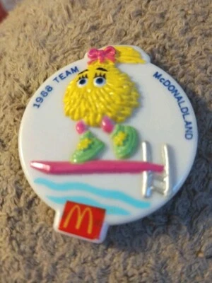 Clip/insignia de niña frita McDonald's 1988 de los Juegos Olímpicos Foto 1 de 4