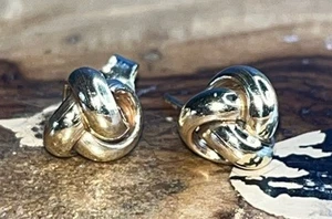 9ct Gold Knot Stud Earring 375 - Hallmarked - Great Item - Picture 1 of 5