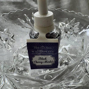 Bath And Body Works Wallflower Nachfüller - Black Cherry Merlot - Bild 1 von 3