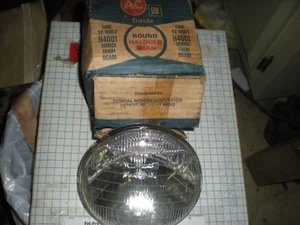 2 AC ROUND SEALED BEAMS H4001 - Picture 1 of 1