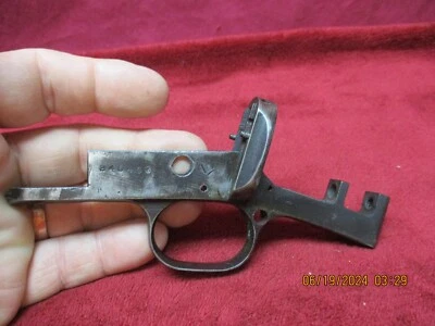 Remington Modelo 12 Takedown, 22 SLLR. , 1916 Mfg.,, PARTE: Protector de gatillo Foto 1 de 4