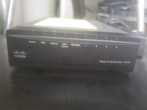 Cisco RV042 Router - Picture 1 of 3