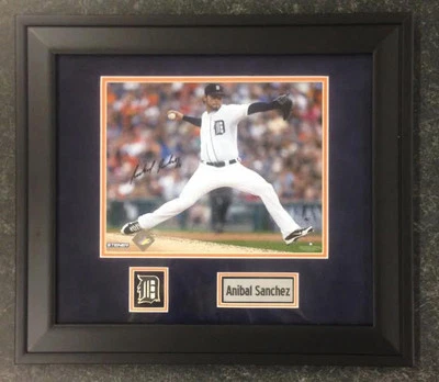 Foto enmarcada 8x10 firmada por el lanzador titular de los Tigres de Detroit Aníbal Sánchez con certificado de autenticidad Foto 1 de 2
