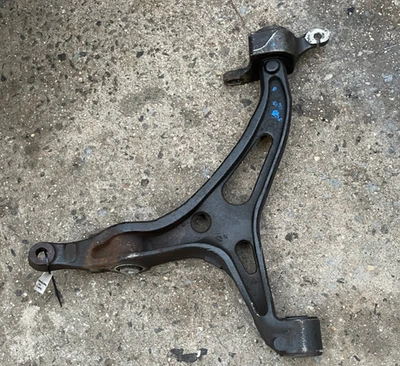 Brazo de control inferior delantero derecho del lado del pasajero Mercedes ML350 GL450 2006-2012 Foto 1 de 4