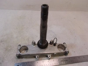 1985 YAMAHA XT600 XT 600 LOWER TRIPLE TREE STEERING STEM - Picture 1 of 6