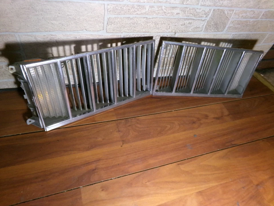 Conjunto de parrilla/luz de estacionamiento del lado del conductor para Pontiac Phoenix 1977, 1978, 1979 Foto 1 de 4