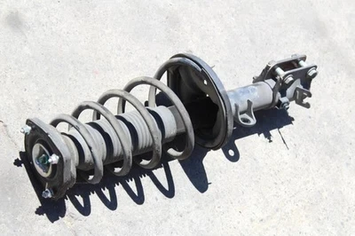 Hyundai Tucson 2008 lado del conductor izquierdo muelle de puntal trasero Foto 1 de 4