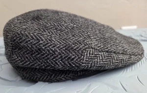 John Hanly Irish Wool Flat Cap 6 7/8 Small Men's Grey Tweed Herringbone Black - Picture 1 of 3