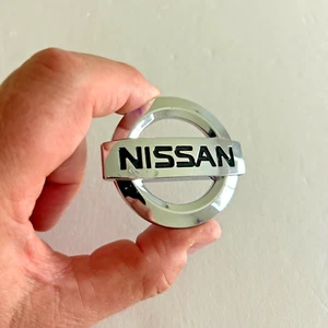 Nissan Steering Wheel Emblem Black on Silver Chrome Logo Badge 2 1/4 " Ornament - Bild 1 von 3