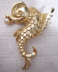 Broche de Colección GoldTone Koy Pez Pin Perla Imitada Burbuja Amarillo Estrás Ojo 2" LEER - Imagen 1 de 12