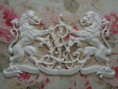 Excelente frontón de apliques de muebles arquitectónicos centro de desplazamiento desenfrenado de león Foto 1 de 4