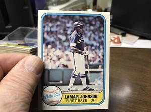 1981 FLEER BASEBALL CARD CHICAGO WHITE SOX #350 LAMAR JOHNSON FROM VENDING