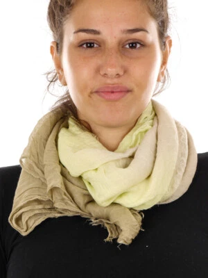 Bufanda para mujer Barts tapir amarillo degradado flecos Foto 1 de 2