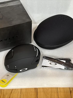 Oakley ARO7 LITE  Bike Helmet MATTE BLACK FOS901772 New - Image 1 of 4