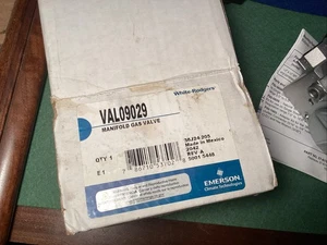 Manifold Gas Valve,VAL09029,White-Rodger’s - Picture 1 of 9