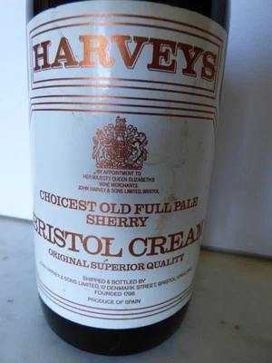 Sherry Harveys Bristol Cream 1l. ancienne bouteille étiquette un peu abîmée  - Photo 1/4