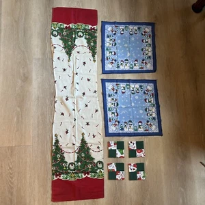Holiday Textile Lot Christmas Table Runner 2 Napkins 4 Handmade Coasters Vintage - Picture 1 of 15