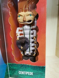 Muñeca Ciempiés Colección Disney James y Melocotón Gigante De Colección Rara En Caja 12" - Imagen 1 de 10