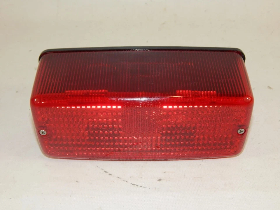 Lente de lanterna traseira 1981 Yamaha Xj650 fabricante de equipamento original - Imagem 1 de 1