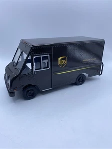 UPS diecast truck P70D 1996 Grumman Olson 1/32 Scale promotional item - Picture 1 of 7