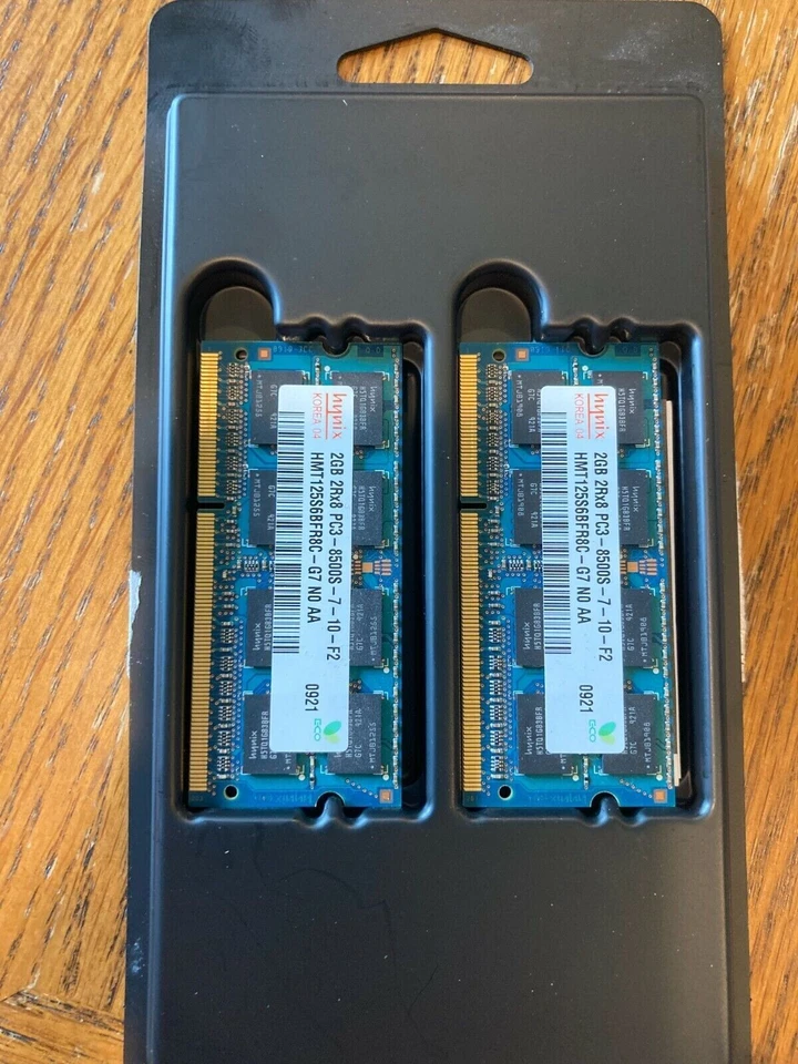 Hynix Ram 4GB  Memory 2Rx8 PC3-8500S-7-10-F2 DDR3 HMT125S6BFR8C-G7 - Image 1 of 1